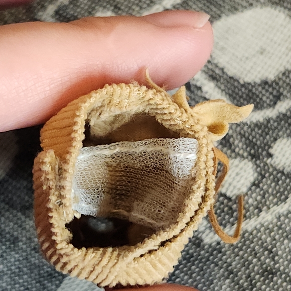 Bratz 2003 Style It Cloe Tan Corduroy Skirt w Flower *damaged* - Picture 5 of 6